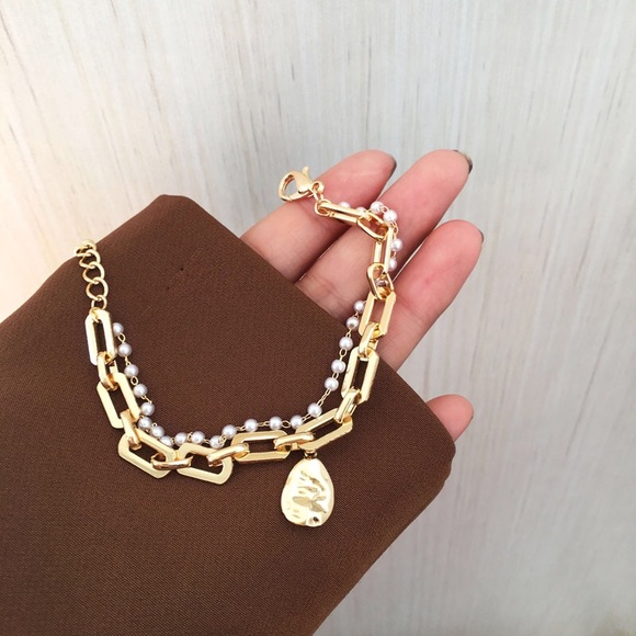 Chunky Paperclip Chain Bracelet, Half Pearl and Half Chain, Double layer golden - Picture 4 of 6